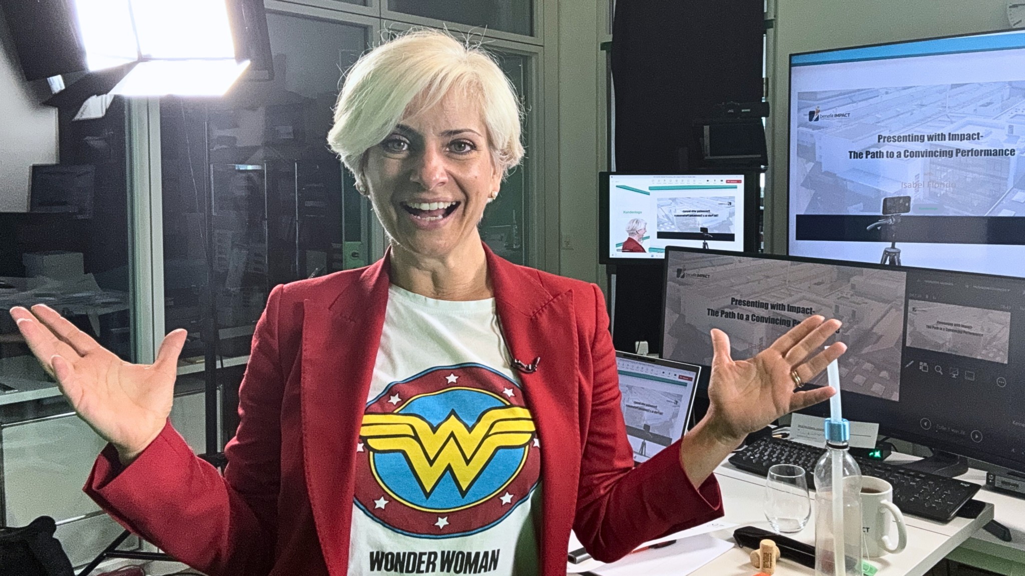 Schauspielerin, Moderatorin und Trainerin Isabel Florido im benefitIMPACT Videostudio