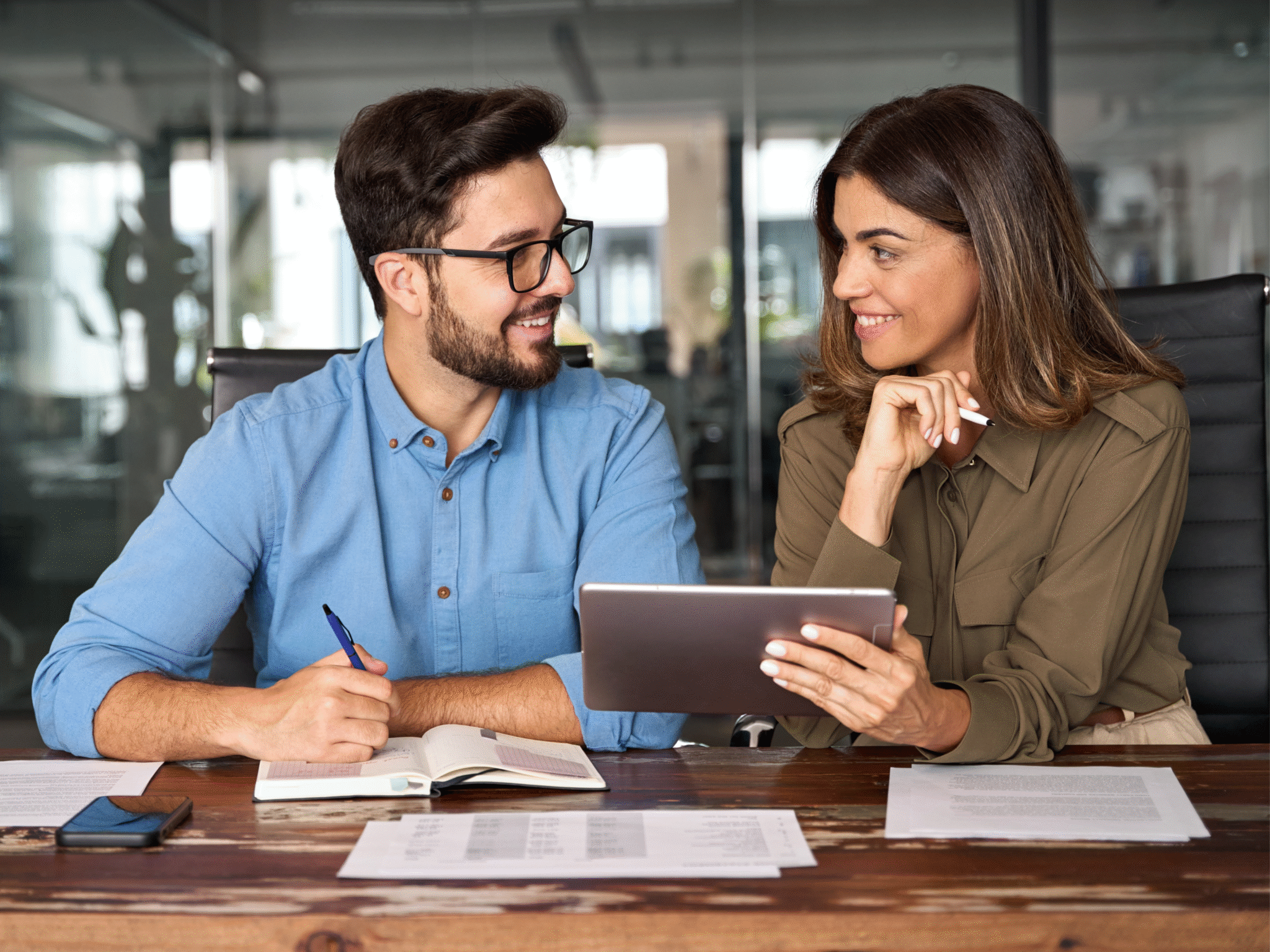 Mitarbeitergespräche Training - benefitIMPACT Führungskraft führt wirkungsvolles Mitarbeitergespräch - Mitarbeitergespräche Training - benefitIMPACT